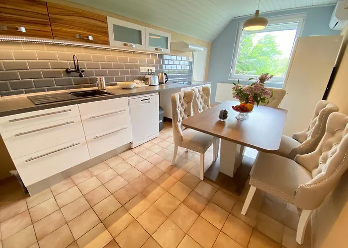 Holiday home Badacsonyhaz *