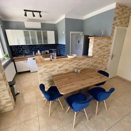 Holiday home Badacsonyhaz Badacsonytordemic